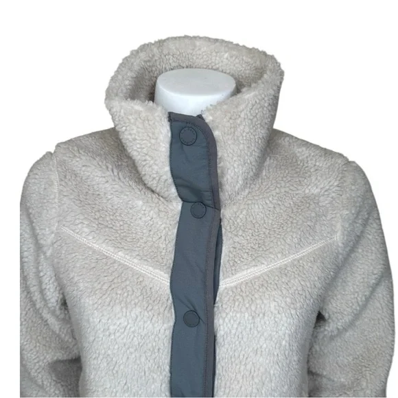 LL Bean Sherpa Fleece Jacket S Snap Front Pockets Lined Cream Gray - Picture 6 of 15
